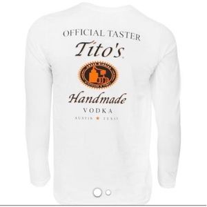 Tito’s long sleeve shirt - white tshirt + bandana